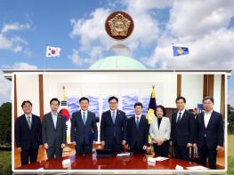 국회 윤리심사자문위원회 위원에 한무근 변호사, 김학민 교수 위촉 기사 이미지
