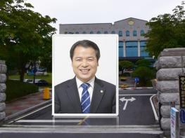 첫 직선제 변협 회장 위철환 변호사, 중앙선거관리위원회 상임위원 호선 기사 이미지